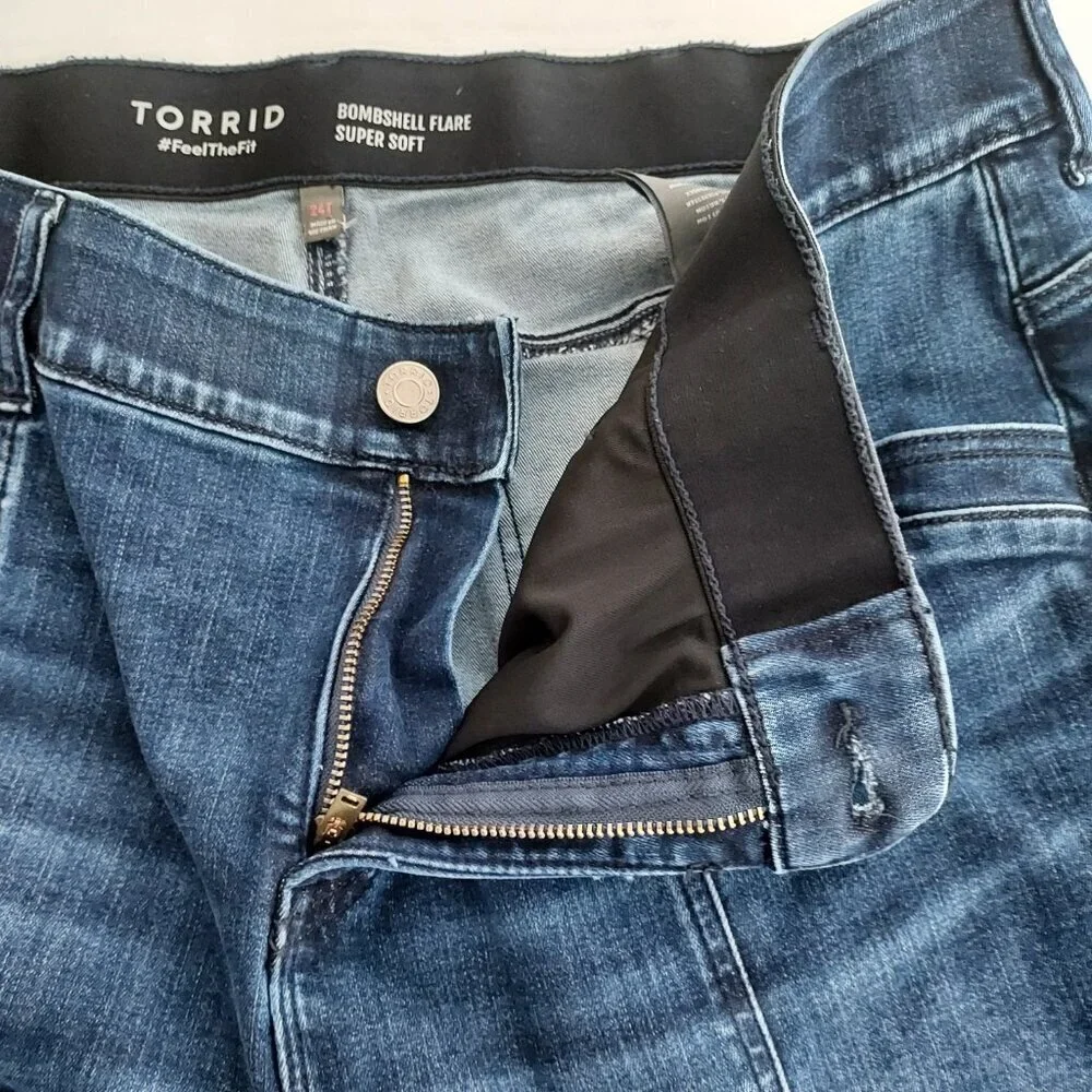 Torrid Bombshell Flare Super Soft High Rise Jeans Size 24T